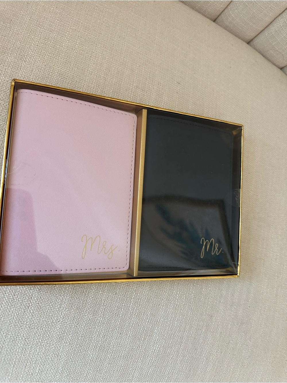 Eccolo Mrs. & Mr. Passport Covers in Pink and Black